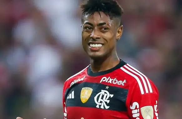 Bruno Henrique vem sendo observado por alguns clubes do futebol brasileiro, mas a vontade do atleta é permanecer no clube carioca, onde viveu o auge de sua carreira. (Foto: Reprodução)