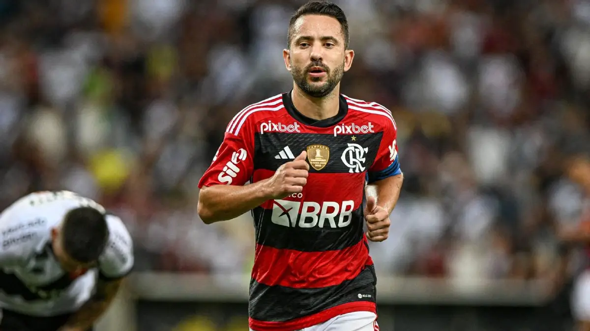 Everton Ribeiro deseja permanecer no Flamengo, porém, as negociações estagnaram por divergências em relação a tempo de contrato