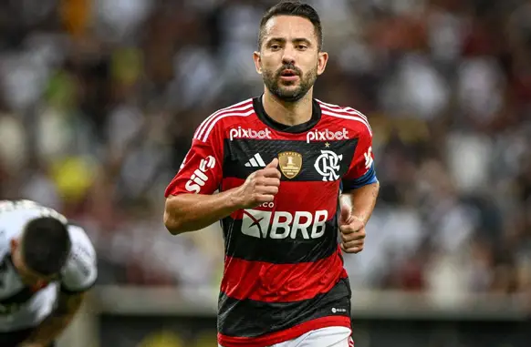 Everton Ribeiro deseja permanecer no Flamengo, porém, as negociações estagnaram por divergências em relação a tempo de contrato (Foto: Reprodução)