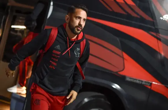 Everton Ribeiro não deve fazer exigências para renovar com o Flamengo (Foto: extra.globo.com)