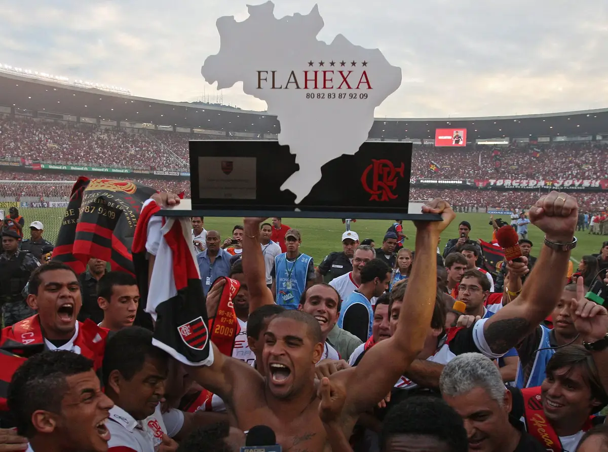 Flamengo conquistou o Campeonato Brasileiro de 2009 após uma arrancada inacreditável faltando apenas nove rodadas para o fim.