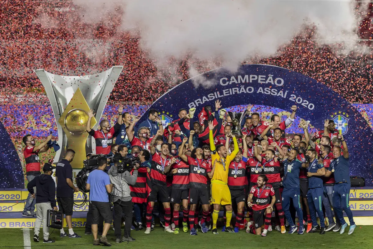 Flamengo foi campeão brasileiro em 2020, mesmo após perder para o São Paulo. O técnico na época era Rogério Ceni