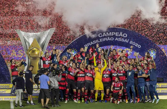 Flamengo foi campeão brasileiro em 2020, mesmo após perder para o São Paulo. O técnico na época era Rogério Ceni (Foto: Folha Uol)