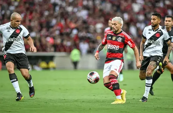 No primeiro turno, Flamengo venceu o Vasco pelo placar de 4 a 1. Gols de Gerson, Pulgar, Pedro e Ayrton Lucas. (Foto: Reprodução)