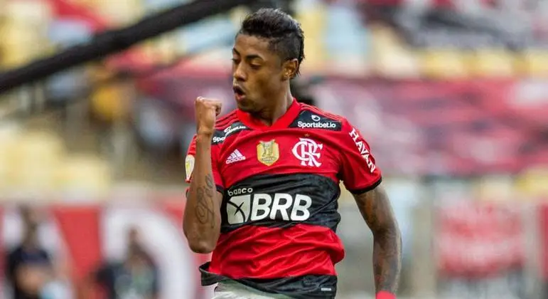 O atacante ainda prioriza ficar no Flamengo