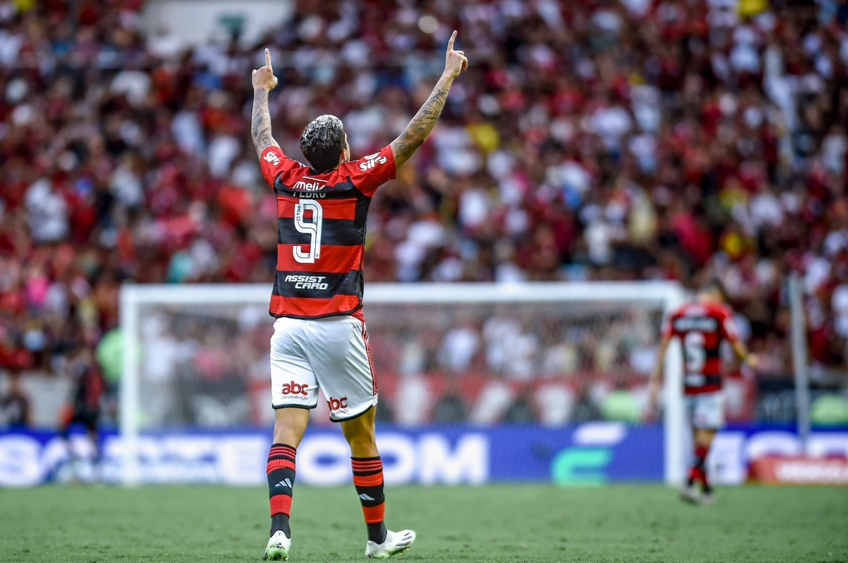 Pedro marcou o único gol que deu a vitória ao Flamengo contra o Bahia no sábado, (30)