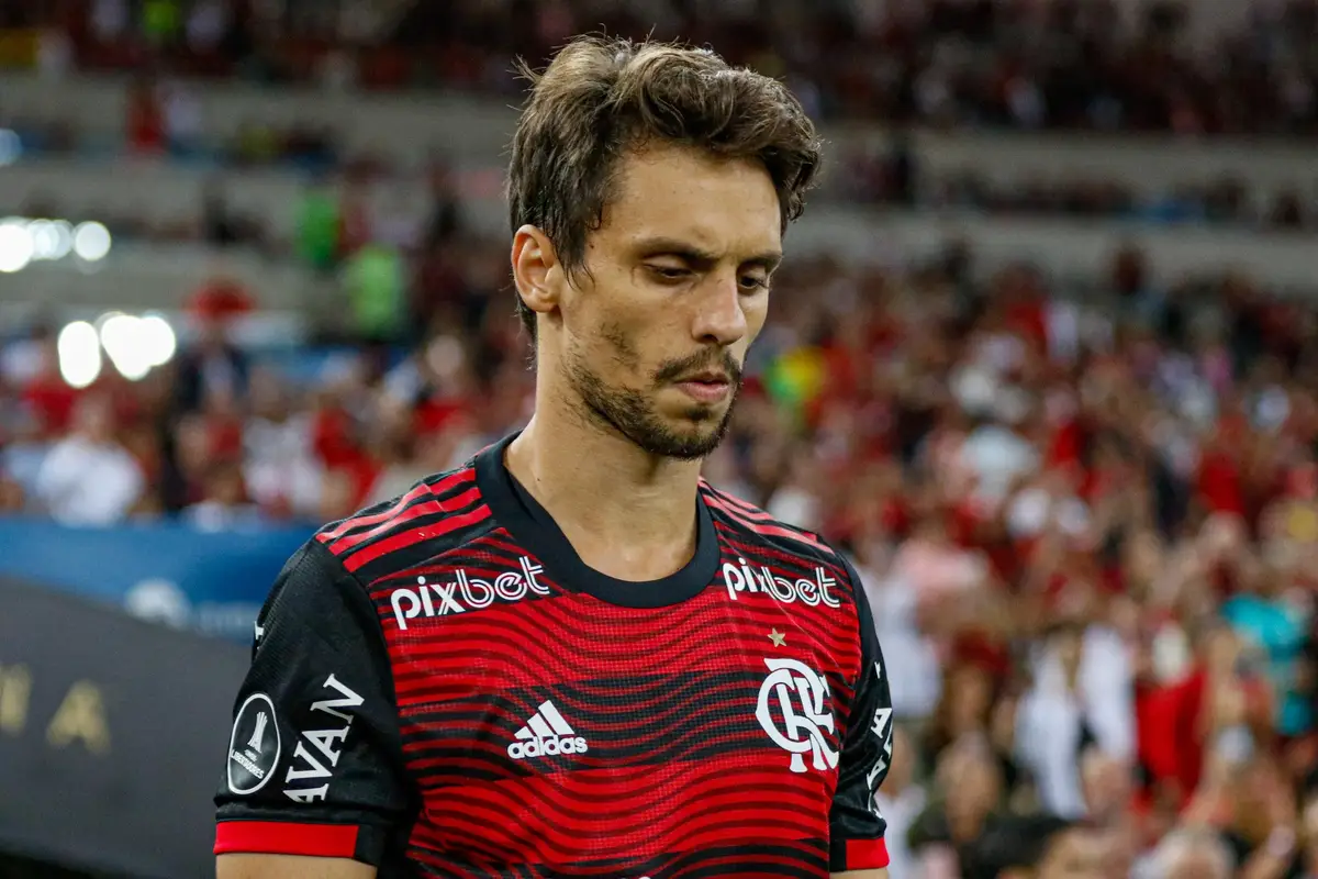 Rodrigo Caio está no Flamengo desde 2019, totalizando quatro temporadas