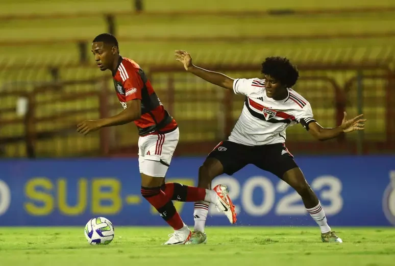 Sub-17 enfrenta o Flamengo pelas semifinais do Brasileiro