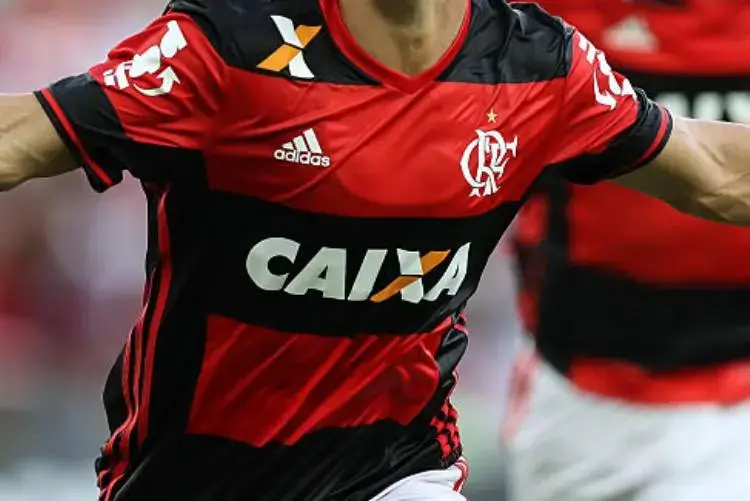 A Caixa Econômica Federal já estampou o manto do Flamengo como patrocínio master, encerrando a parceria em 2019