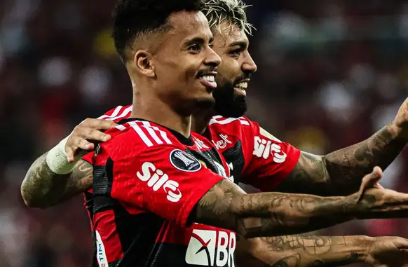 Allan chegou ao Flamengo no meio da temporada e poderá enfrentar seu ex-clube por conta da ausência de Pulgar (Foto: Gazeta)