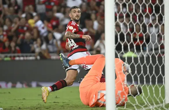 Arrascaeta foi um dos principais destaques na vitória do Flamengo diante do Palmeiras (Foto: Reprodução)