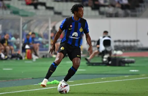 Colombiano Juan Cuadrado, de 35 anos, defende a Inter de Milão e tem passagens pelo Chelsea, Juventus e Lecce (Foto: Reprodução)