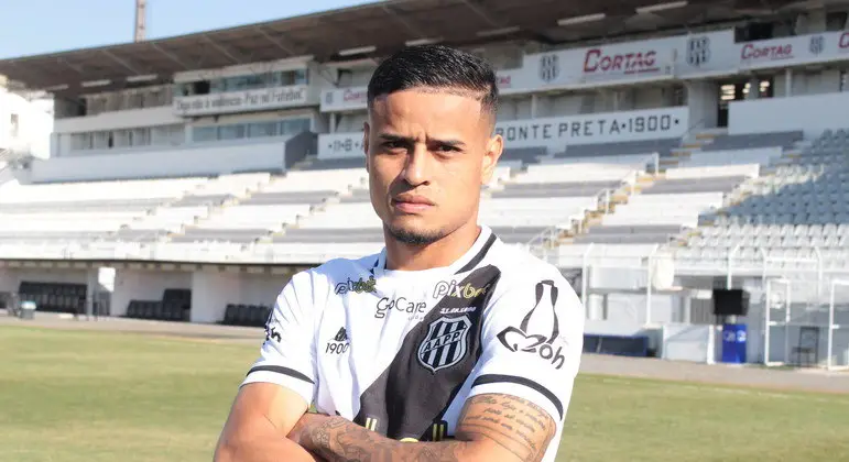 Em meio a polêmica, Everton está em negociação para rescindir contrato com o Ponte Preta