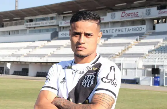 Em meio a polêmica, Everton está em negociação para rescindir contrato com o Ponte Preta (Foto: Diego Almeida/Pontepress)