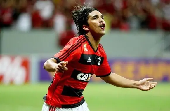 Ex-jogador do Flamengo e ídolo do futebol da Bolívia, o atacante Marcelo Moreno anunciou sua aposentadoria (Foto: Reprodução/ Internet)