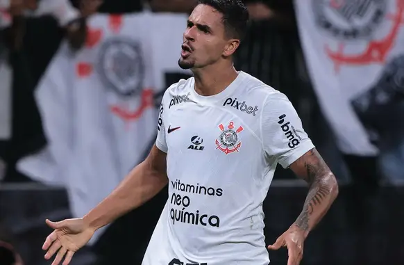 Flamengo tentou a contratação de Lucas Veríssimo para a janela do meio da temporada mas não aceitou as condições impostas pelo Benfica, o que resultou no empréstimo ao Corinthians (Foto: Reprodução)