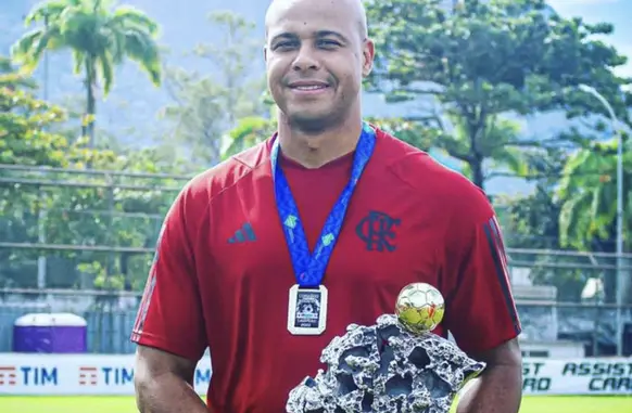 Leonardo Ramos chegou ao Flamengo em meados de 2019, e antes estava trabalhando no rival Fluminense (Foto: Reprodução)