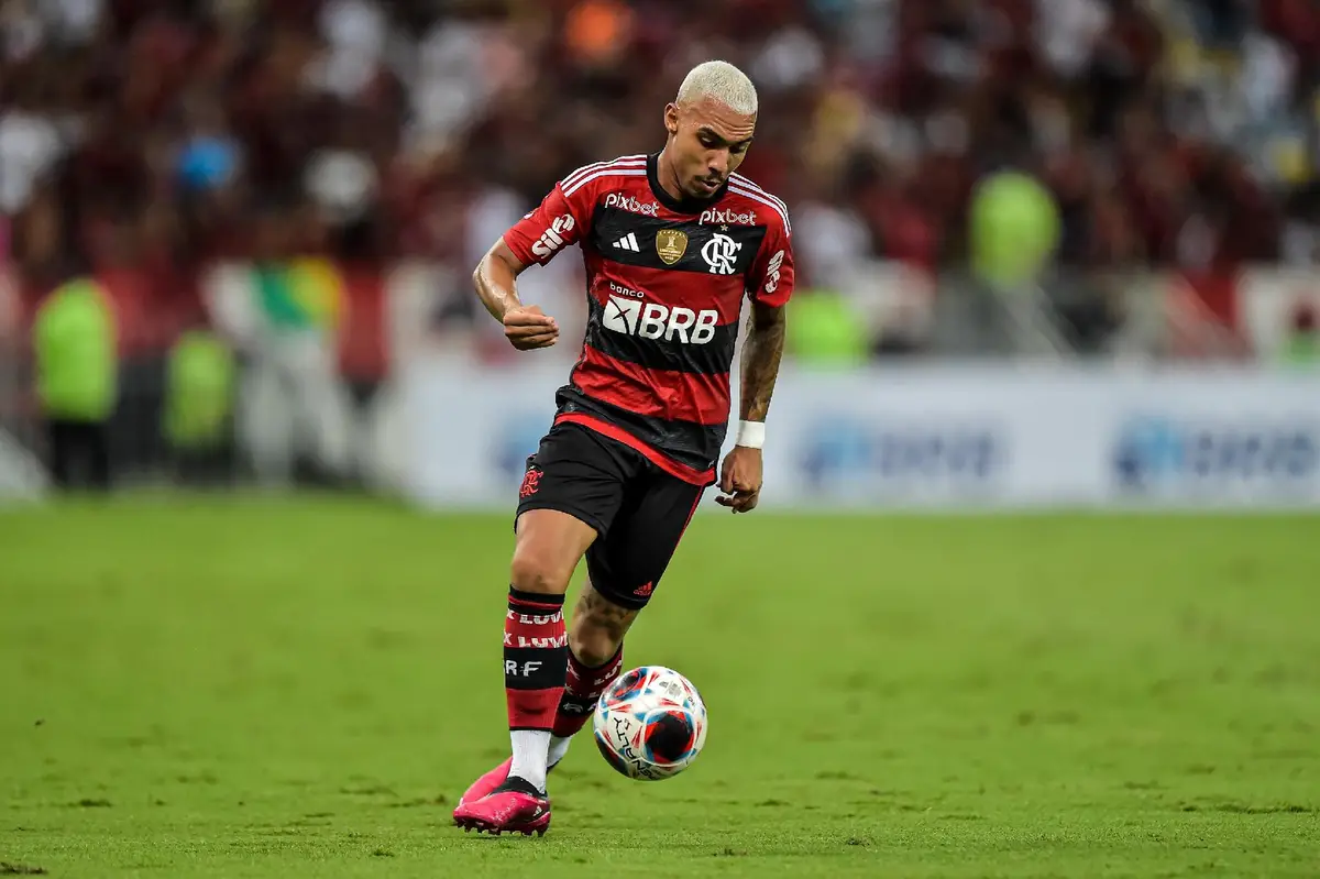 Análise tática de Mauricio Isla. Como joga o novo lateral-direito do  Flamengo? 