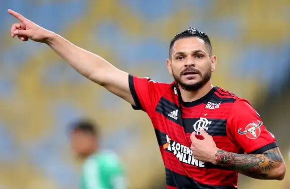 Pará vestiu a camisa do Flamengo por um período de 4 anos, 2015 a 2019 (Foto: Galáticos Online)