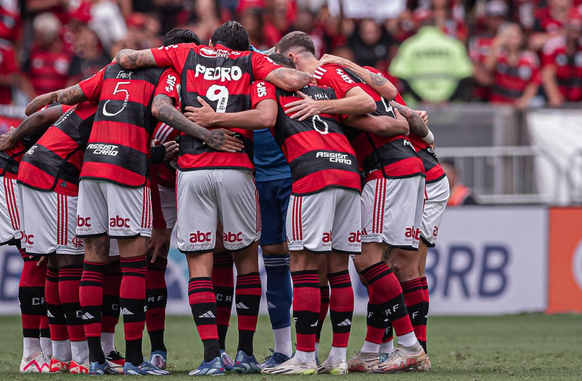 Pedro faz a sua melhor temporada, mesmo com o Flamengo em baixa. O centroavante marcou 31 gols em 2023 (Foto: Reprodução)