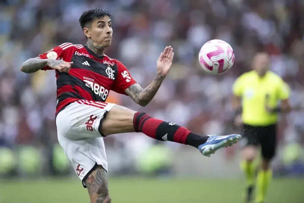 Pulgar durante partida contra o Vasco no estádio Maracanã pelo campeonato Brasileiro A 2023