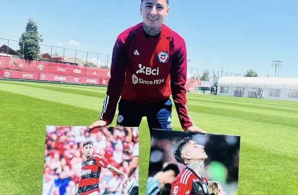 Pulgar publica foto com os dois quadros que ganhou de presente do fã chileno (Foto: Reprodução / Instagram)