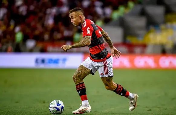 Cebolinha tem dores no joelho e será reavaliado para jogo contra o Cuiabá (Foto: Marcelo Cortes/Flamengo)