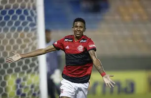 Atacante André Luiz, atualmente emprestado para o Estrela Amadora (Foto: Reprodução/ Twitter)