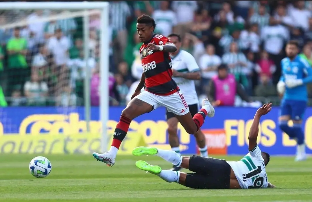 Este foi o melhor jogador do São Paulo contra o Flamengo e não é