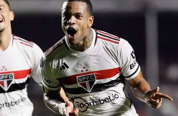 Caio paulista (Foto: Rubens Chiri e Paulo Pinto / saopauloofc)