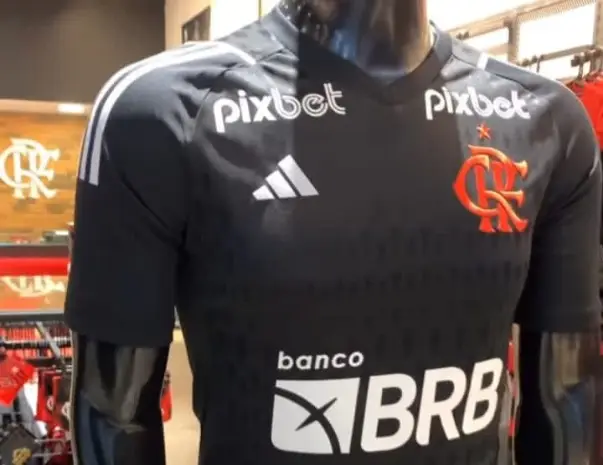 Camisa três do Flamengo para a temporada 2023/24