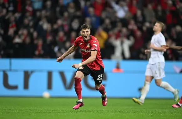 Exequiel Palacios, meio campista do Bayer Leverkusen (Foto: Divulgação / Bayer Leverkusen)