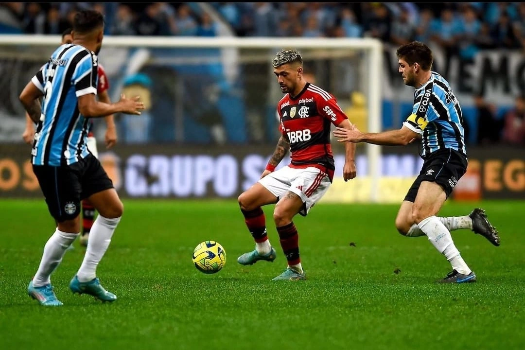 Flamengo e Grêmio pelo primeiro jogo da semifinal da Copa do Brasil 2023