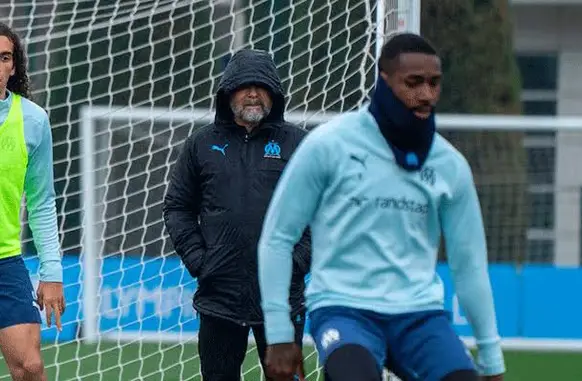 Gerson e Sampaoli (Foto: Divulgação/Olympique)