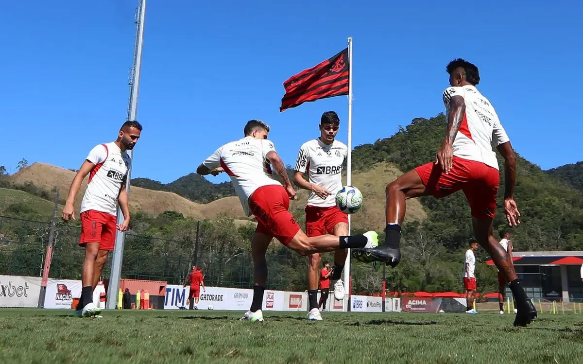 Jogadores do time do Flamengo em preparação