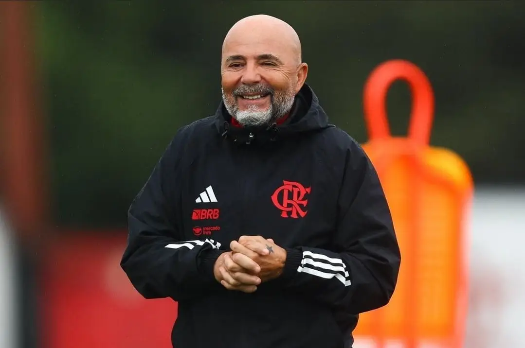 Jorge Sampaoli, atual técnico do Flamengo tem permanência garatinda no clube