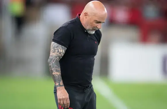 Jorge Sampaoli em Flamengo X Cuiabá, neste domingo (06). (Foto: Gil Gomes/AGIF)