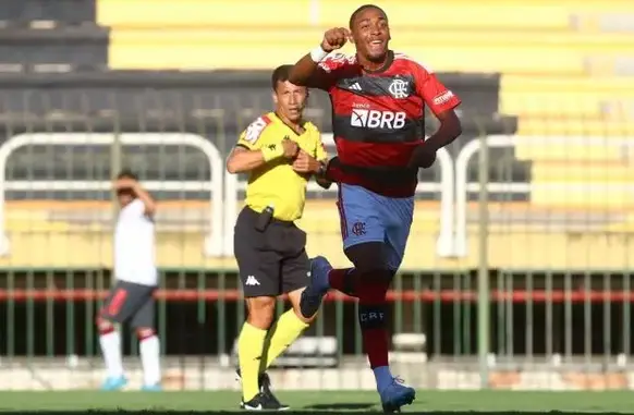 Lorran Sub-20 (Foto: Flamengo)