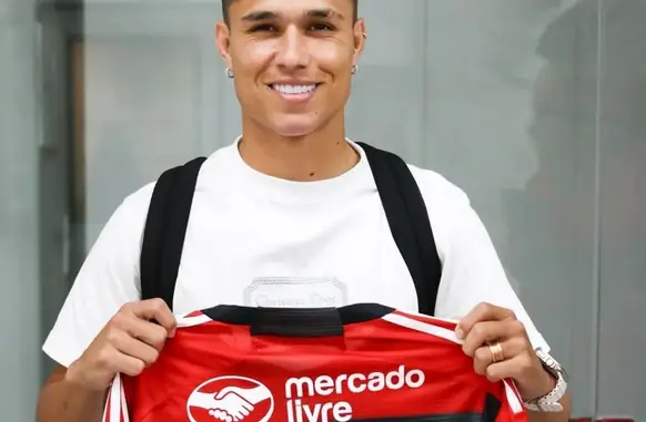 Luiz Araújo foi contratado pelo Flamengo para reforçar o elenco para o segundo turno da temporada (Foto: Reprodução/ Instagram Flamengo)