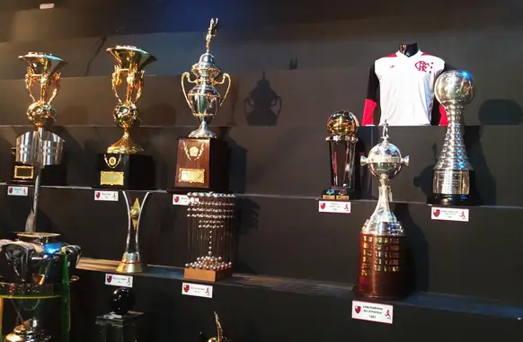 Museu do Flamengo com as conquistas do Clube (Foto: Reprodução)