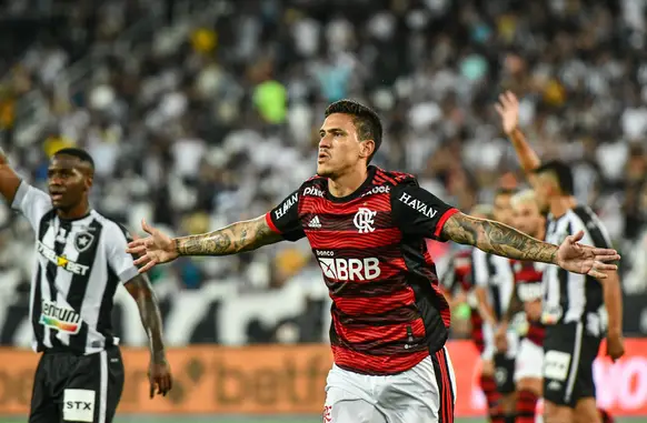 Pedro também deixou seu gol na partida entre Flamengo x Botafogo pelo campeonato carioca de 2022 (Foto: UOL)