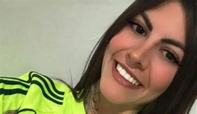 Torcedora do Palmeiras que morreu após ser atingida por uma garrafa jogada pelo torcedor flamenguista