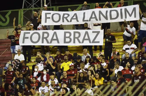 A nação rubro-negra pede a saída do presidente Rodolfo Landim e do vice de futebol, Marcos Braz (Foto: NetFla)