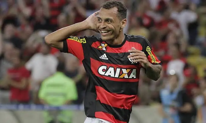 Alan Patrick em campo pelo Flamengo
