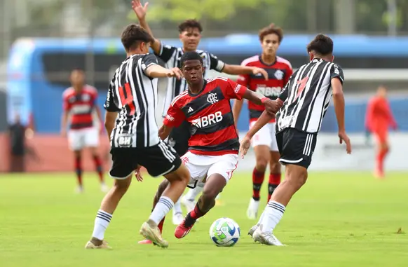 De virada, Flamengo goleia Atlético-MG por 5 a 1 pelo Brasileiro Sub-17 (Foto: Gilvan de Souza/ Flamengo)