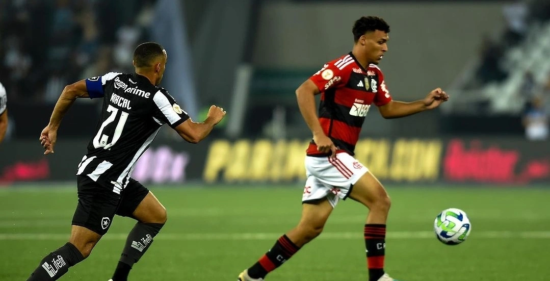 em sete partidas no Nilton Santos, o Flamengo venceu os sete confrontos, 100% de aproveitamento na casa do rival