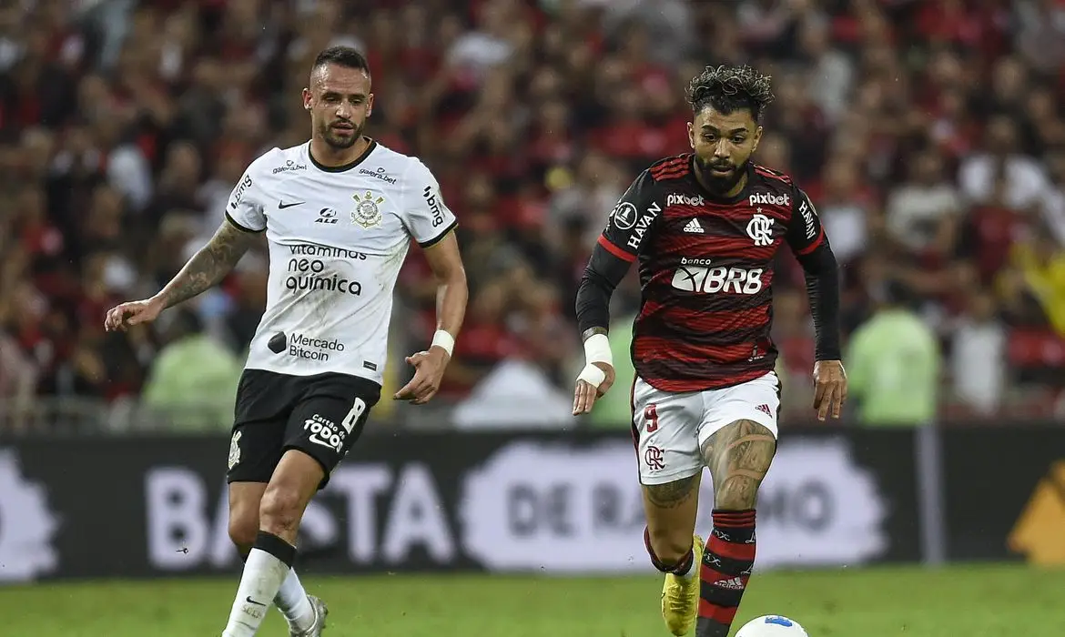 Flamengo e Corinthians se frentaram pela primeira vez em uma final de Copa do Brasil e o rubro-negro levou a melhor nos pênaltis