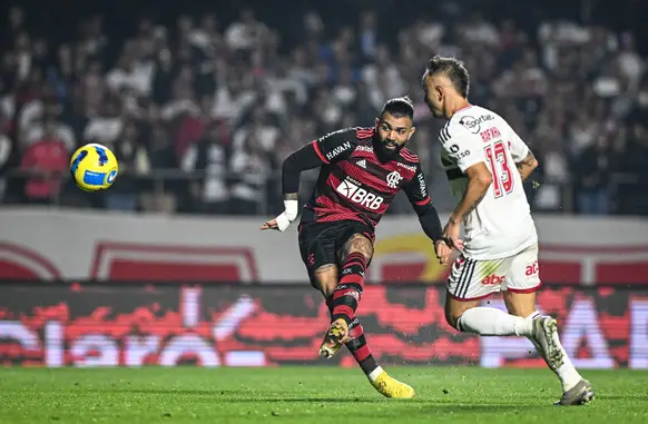 Flamengo e São Paulo se enfretaram na Copa do Brasil de 2022 pela semifinal, onde o clube carioca levou a melhor vencendo as duas partidas (Foto: CNN Brasil)