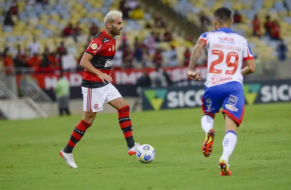 Flamengo x Bahia sempre protagonizam partidas com muitos gols e muita rivalidade interestadual entre as torcidas (Foto: Reprodução)
