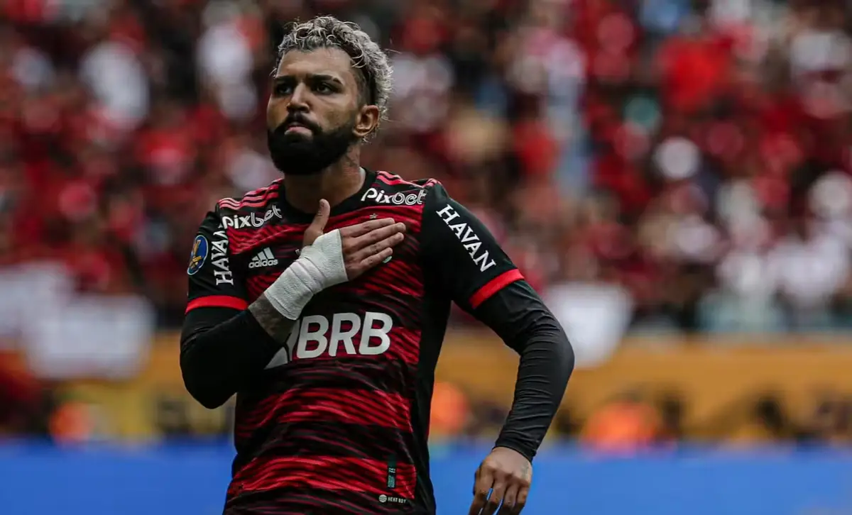 Gabigol custou aos cofres do Flamengo R$ 97 milhões ao todo, sendo a contratação mais cara do clube desde 2011, ano em que teve o Ronaldinho Gaúcho em seu plantel